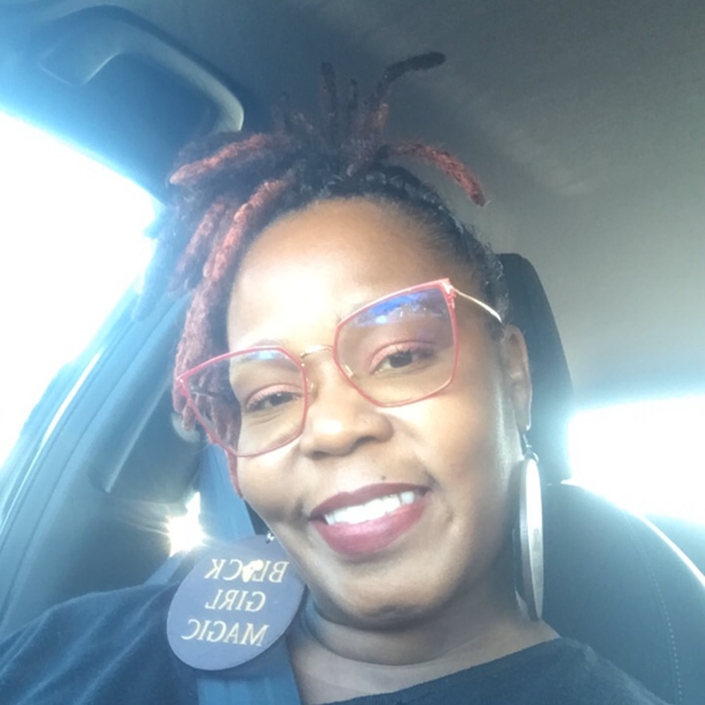 Meet your Posher, Monique